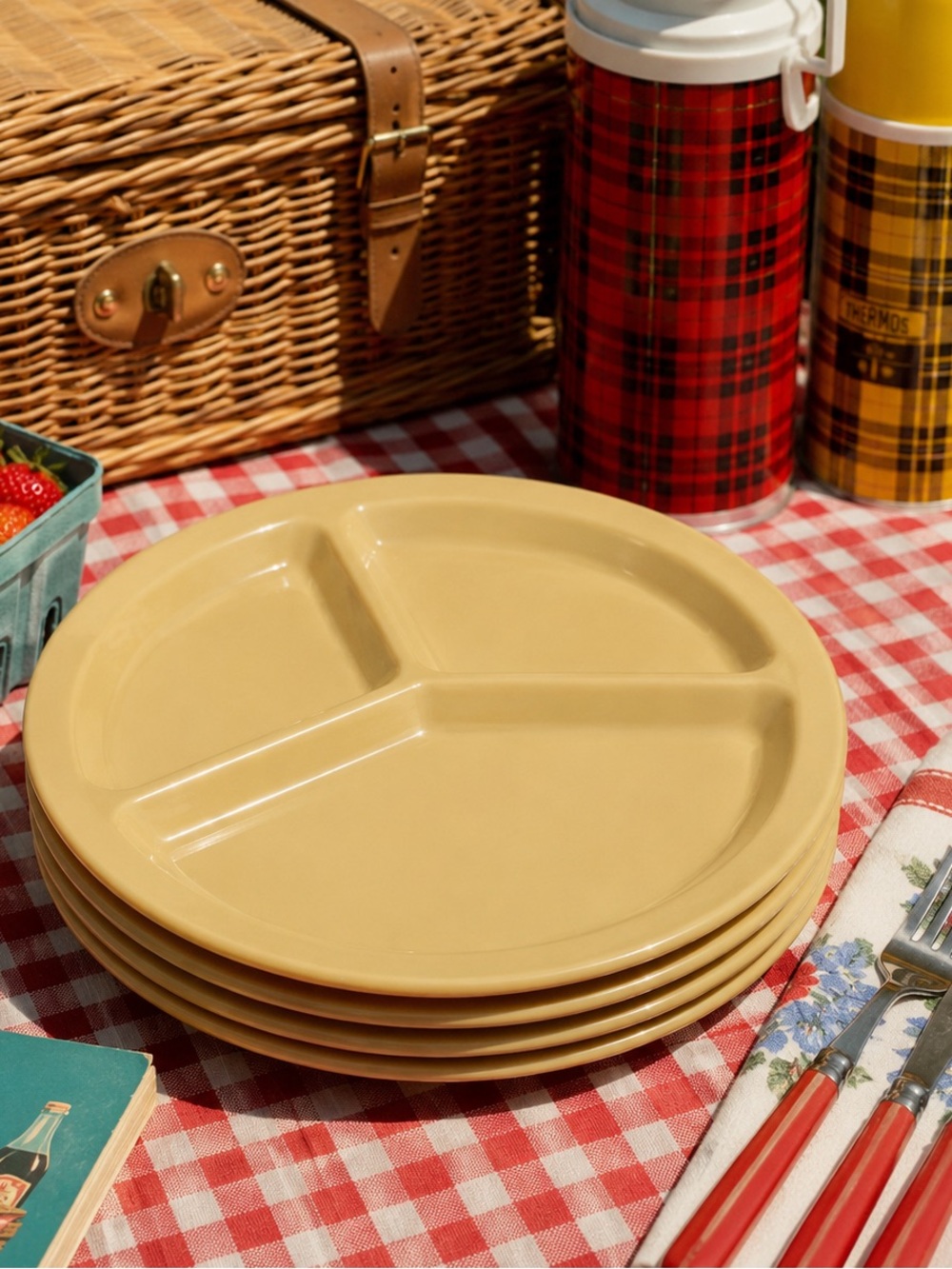 Set of 4 Vintage Texas Ware Tan Divided Melamine Plates Plastic Dinnerware